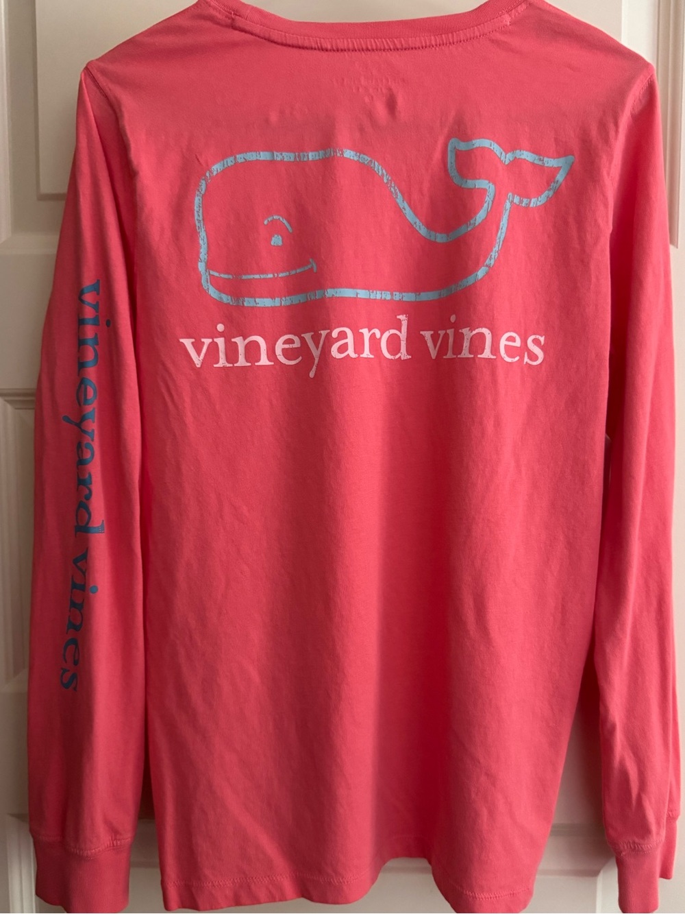 Vineyard Vines Women’s Medium Coral Pink Long Sleeve Whale Pocket Tee